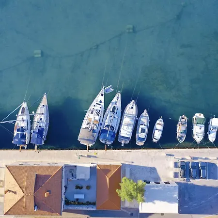 펜션 Maestral, ,island Brac *